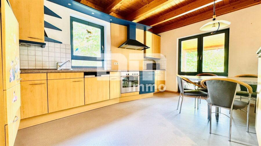 Zwei hochwertige Premium Doppelhaushälften im Paket auf großem Gewerbegrundstück - Haus 2 Offener Wohn Essbereich / Offene Küche